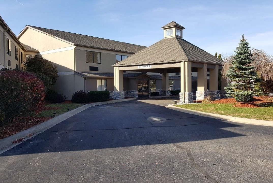 Baymont By Wyndham Belleville Airport Area Free Airport Shuttle Exterior photo