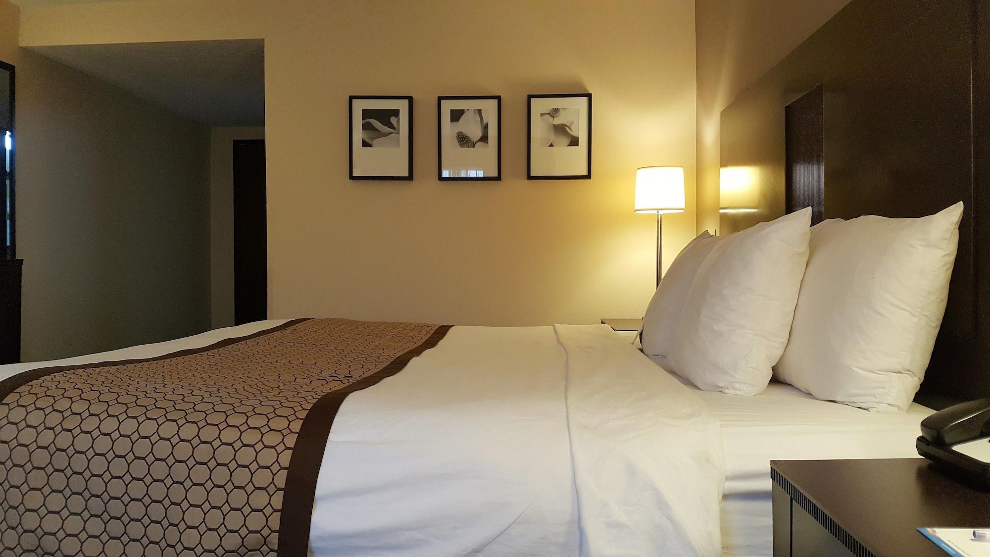 Baymont By Wyndham Belleville Airport Area Free Airport Shuttle Exterior photo